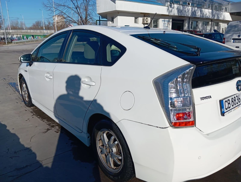 Toyota Prius, снимка 10 - Автомобили и джипове - 49499536