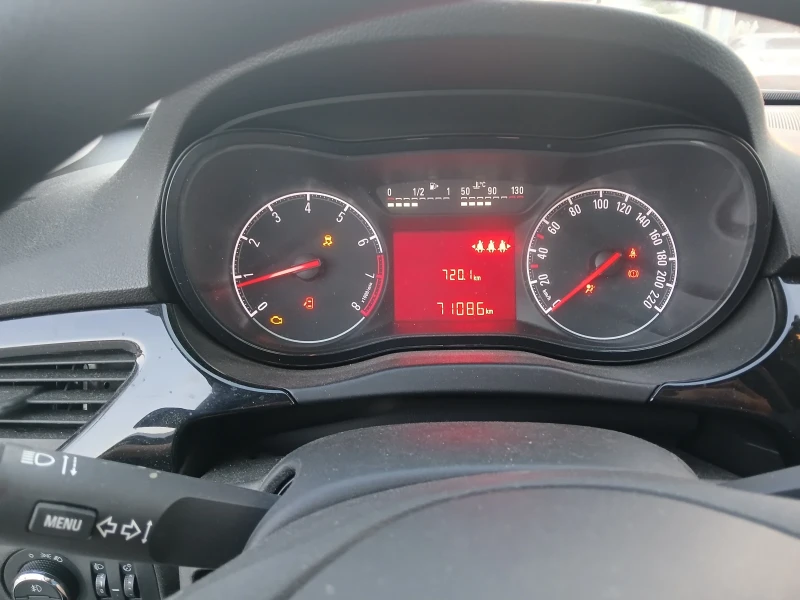 Opel Corsa 1.4 ECOTEC 2015г. 70000км НА ЧАСТИ!, снимка 10 - Автомобили и джипове - 52515166