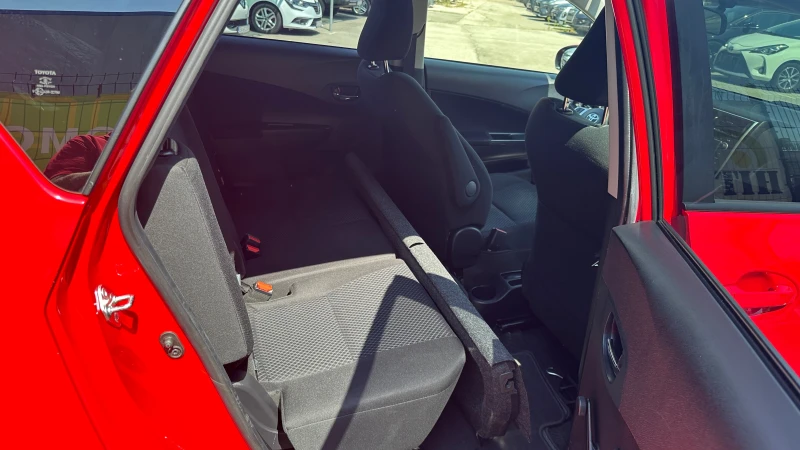 Toyota Verso S Face Lift 1.33 VVTi Automatic , снимка 11 - Автомобили и джипове - 51267362