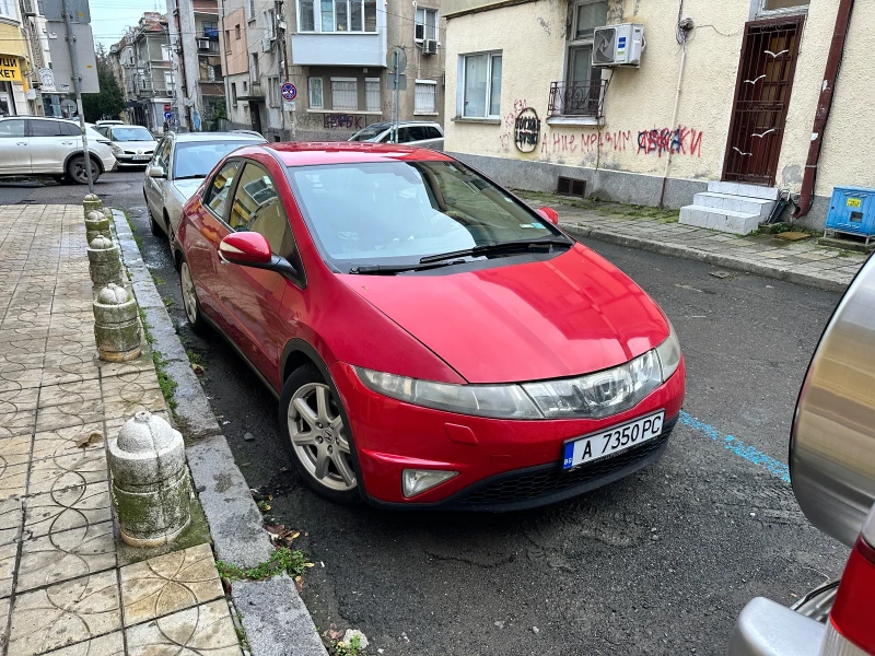 Honda Civic 1.8 Газ-Бензин, снимка 2 - Автомобили и джипове - 52775323
