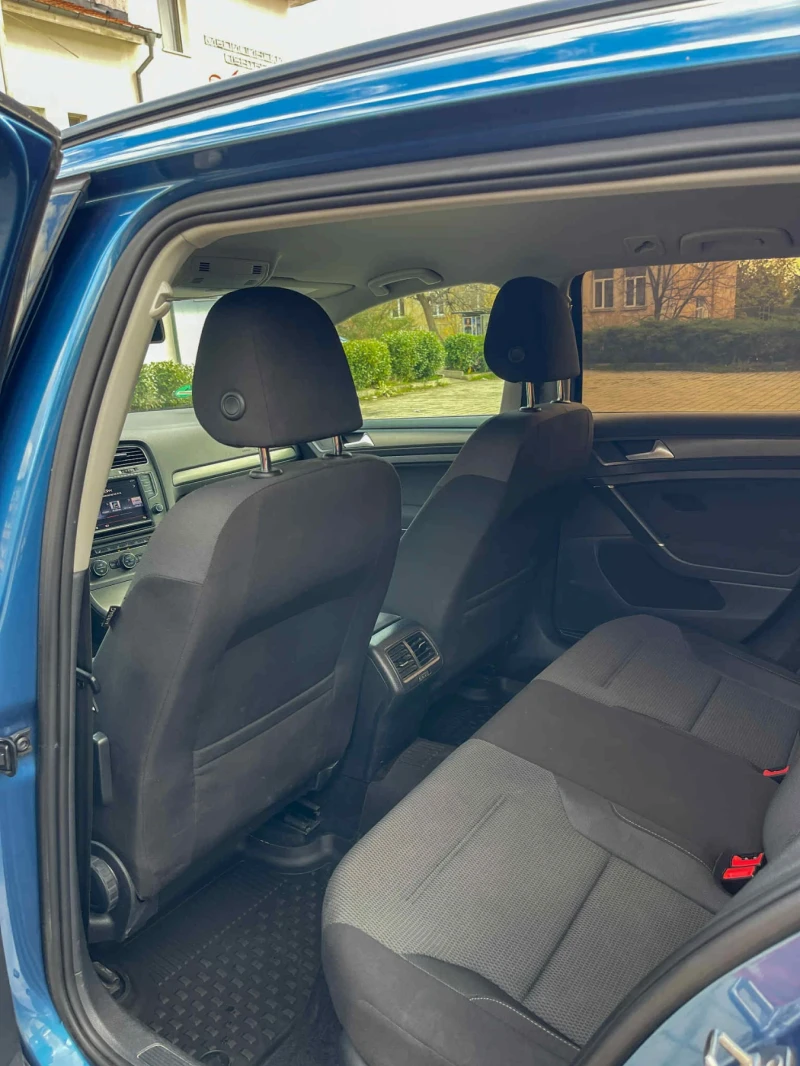 VW Golf 2000куб, снимка 4 - Автомобили и джипове - 53358228