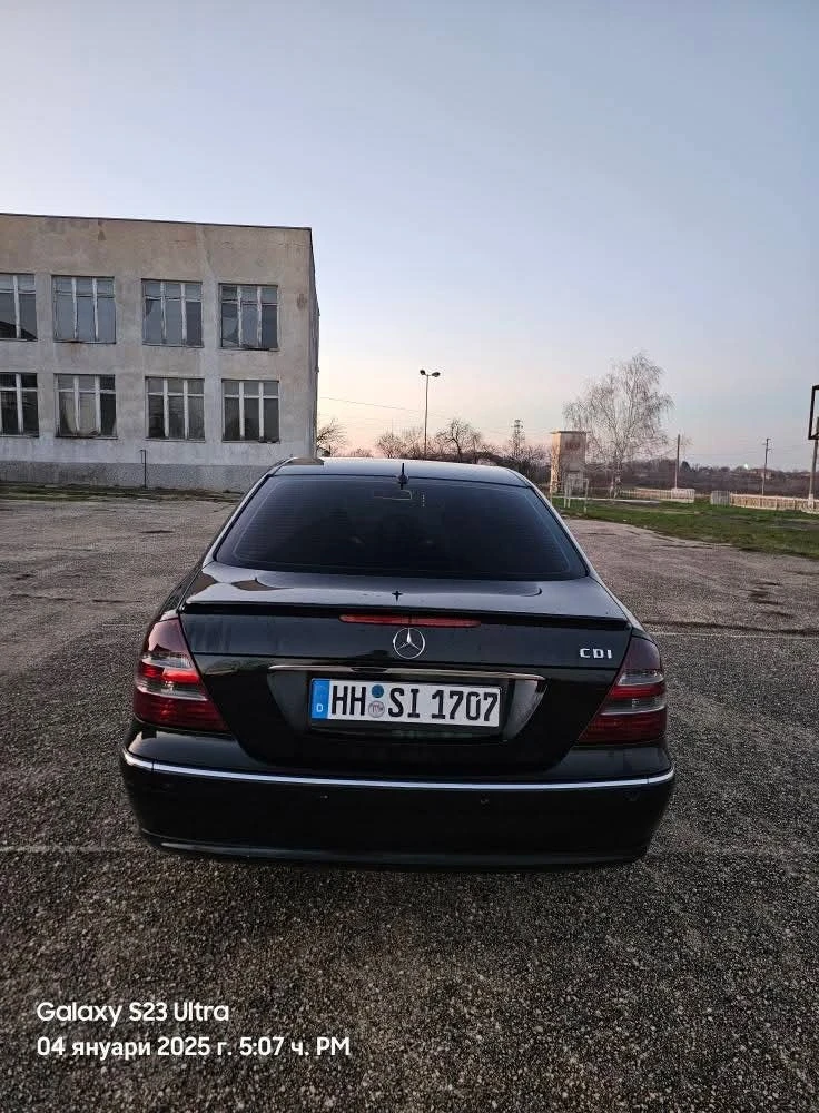 Mercedes-Benz E 220 Avantgarde Full, снимка 2 - Автомобили и джипове - 48577016