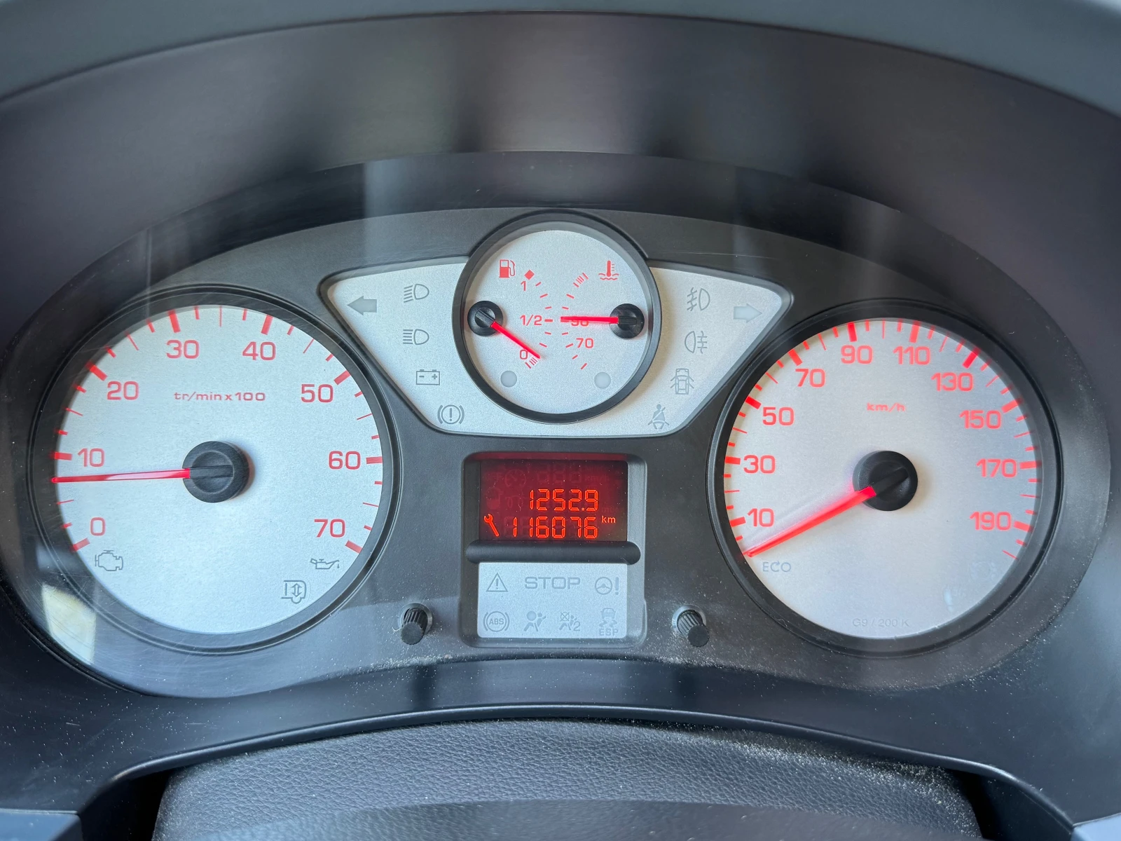 Peugeot Partner Tepee 1.6i - изображение 9