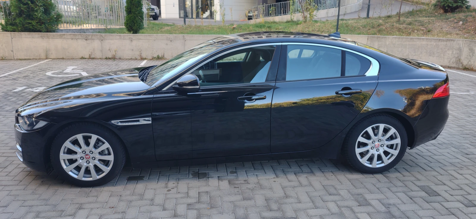 Jaguar XE 2.0d | Mobile.bg — изображение 2