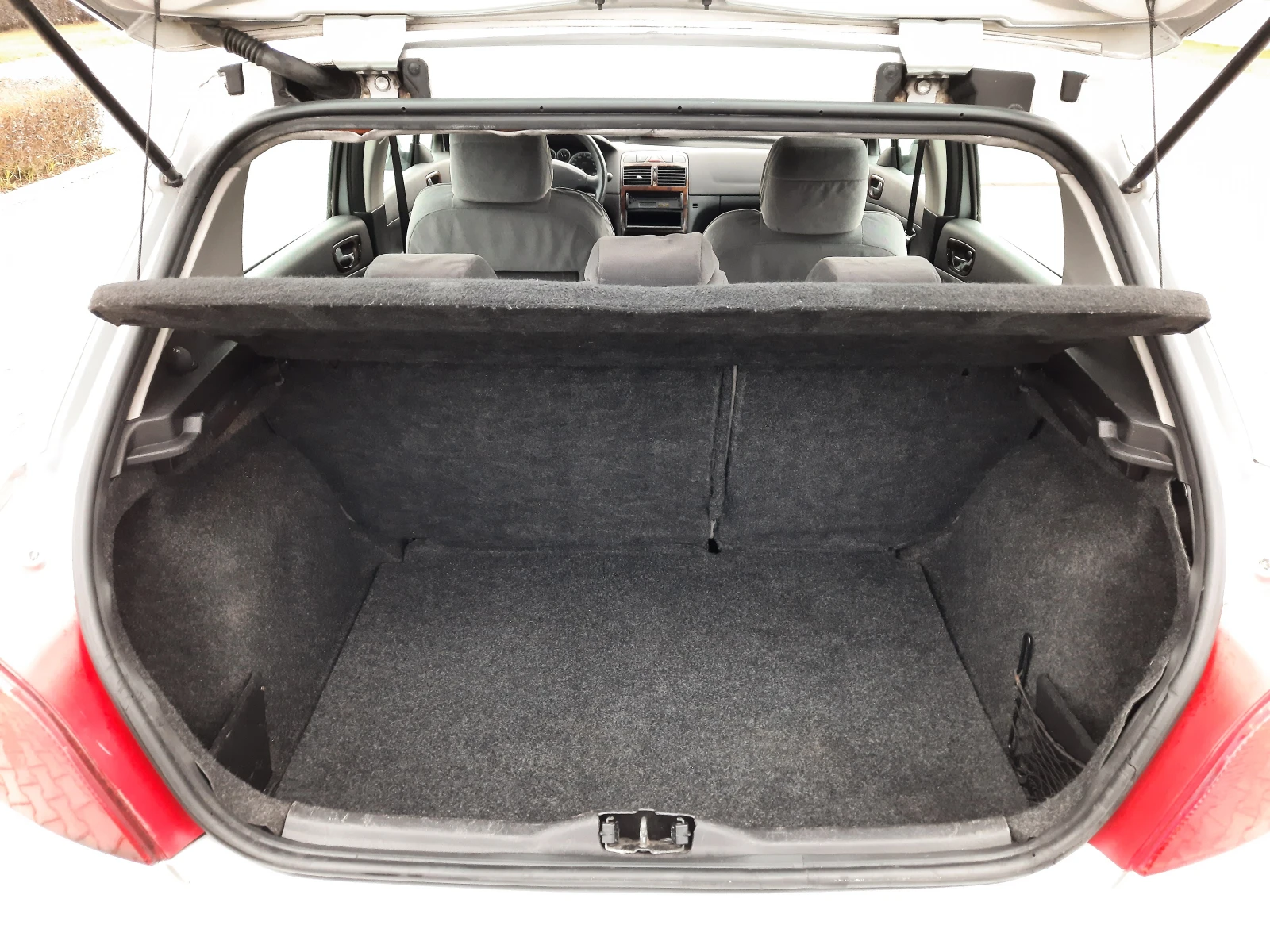 Peugeot 307 2000 HDI 90 к.с. - изображение 6