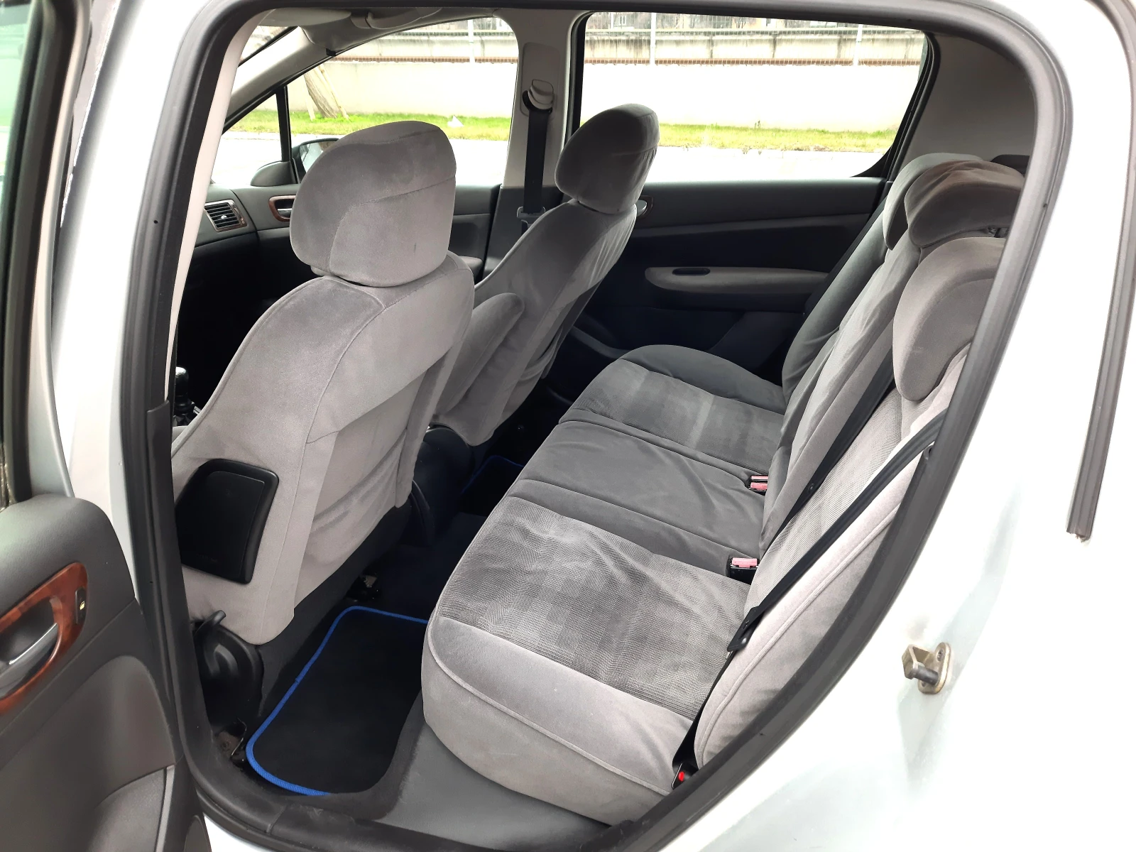 Peugeot 307 2000 HDI 90 к.с. - изображение 10