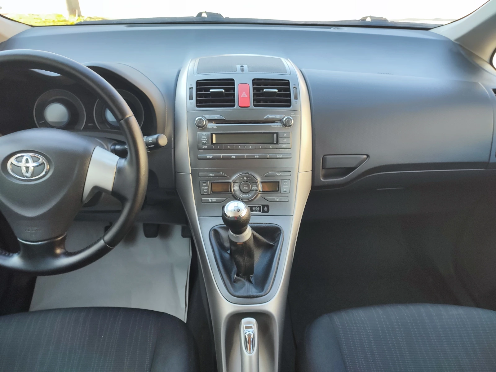 Toyota Auris 1.6i-124kc-ЕВРО4-КЛИМАТРОНИК - изображение 9