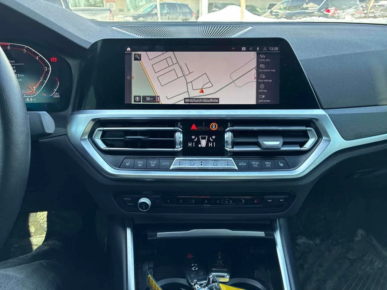 BMW 330 * xDrive * КОМПЛЕКТ ГУМИ * ПРЕДСТАВИТЕЛСТВО, снимка 9 - Автомобили и джипове - 53953678