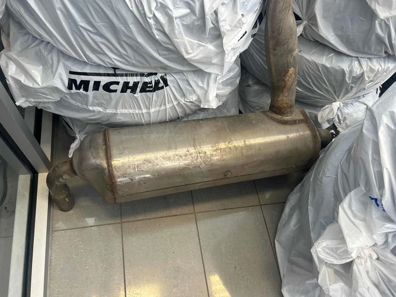 BMW 330 * xDrive * КОМПЛЕКТ ГУМИ * ПРЕДСТАВИТЕЛСТВО, снимка 16 - Автомобили и джипове - 53953678