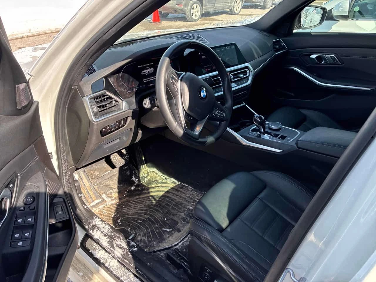 BMW 330 * xDrive * КОМПЛЕКТ ГУМИ * ПРЕДСТАВИТЕЛСТВО, снимка 5 - Автомобили и джипове - 53953678