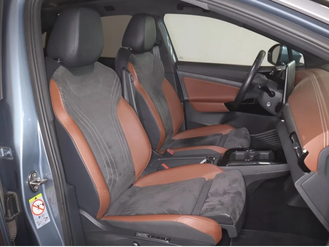 VW ID.5 PRO PERFORMANCE/HUD/MEMORY/MASSAGE/PANO/82KW/FULL, снимка 11 - Автомобили и джипове - 54459183