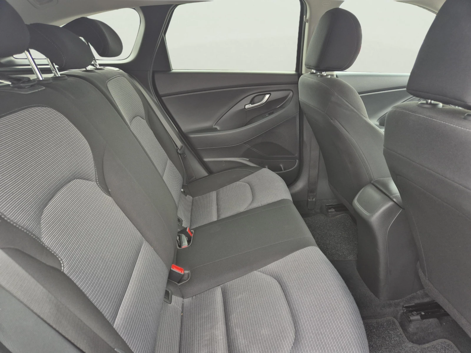 Hyundai I30 1.2 I, снимка 9 - Автомобили и джипове - 54541054