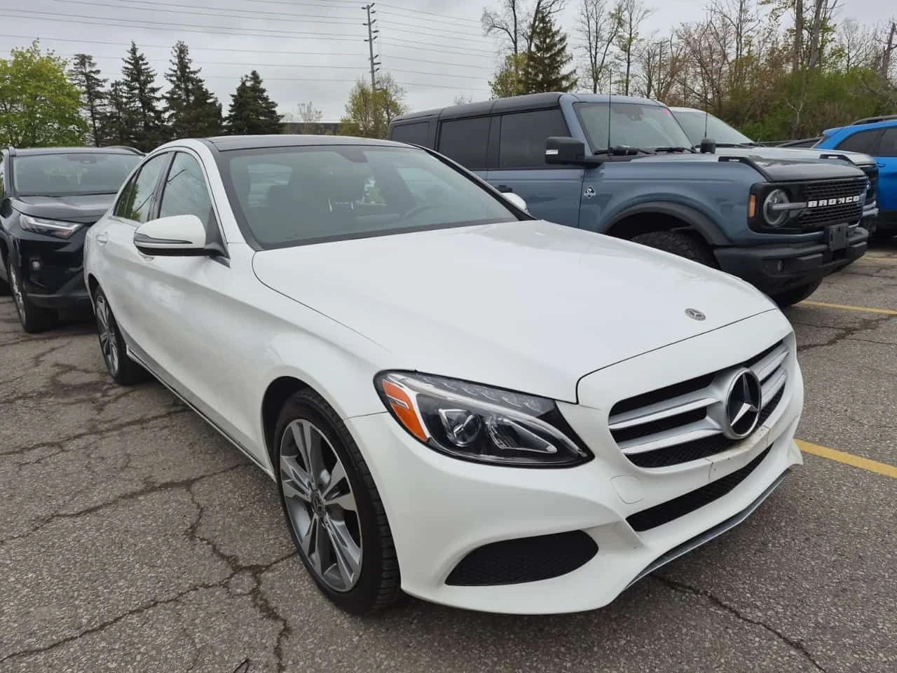 Mercedes-Benz C 300 * 4matic * CARFAX * Burmester * Панорама * , снимка 2 - Автомобили и джипове - 54560600