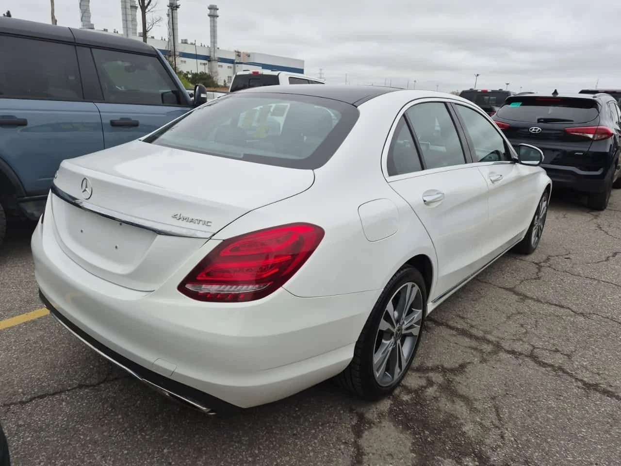 Mercedes-Benz C 300 * 4matic * CARFAX * Burmester * Панорама * , снимка 3 - Автомобили и джипове - 54560600