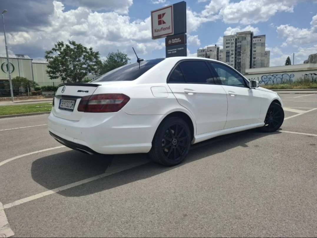 Mercedes-Benz E 200, снимка 6 - Автомобили и джипове - 54923616