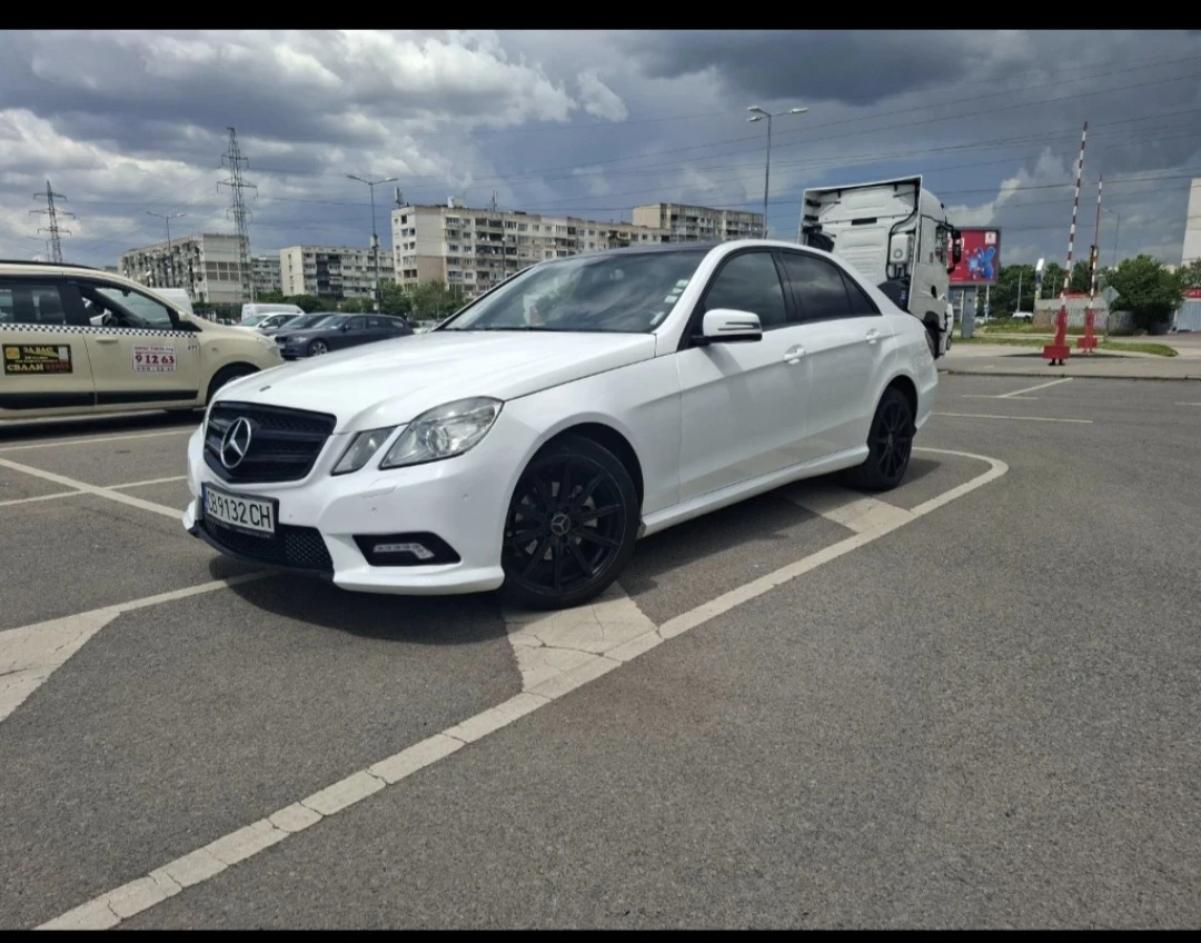 Mercedes-Benz E 200, снимка 2 - Автомобили и джипове - 54923616