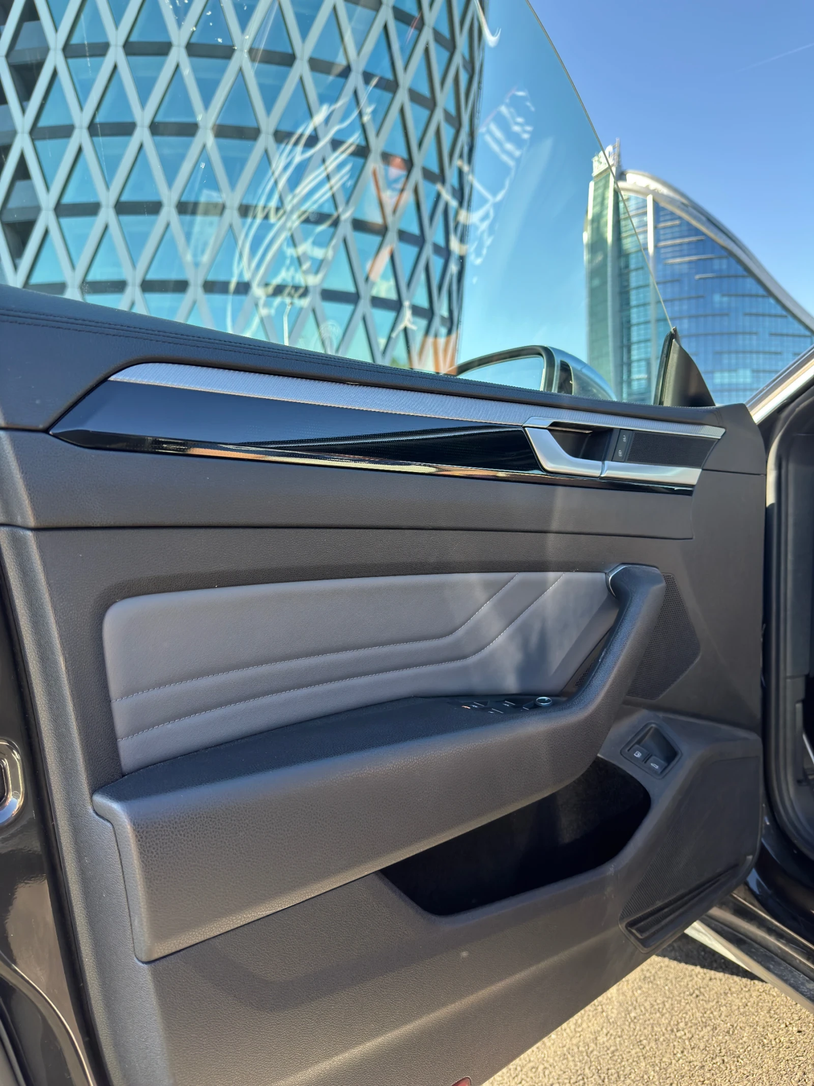VW Arteon eHybrid Elegance, снимка 12 - Автомобили и джипове - 55428458