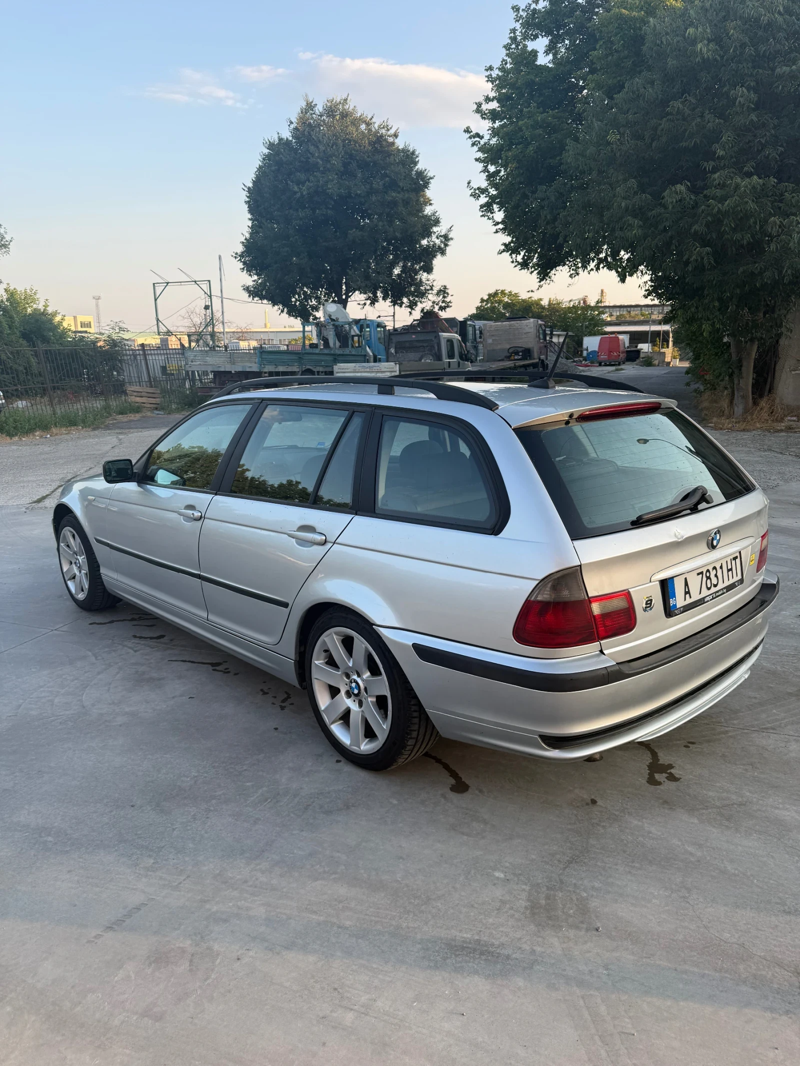 BMW 320, снимка 4 - Автомобили и джипове - 55450593