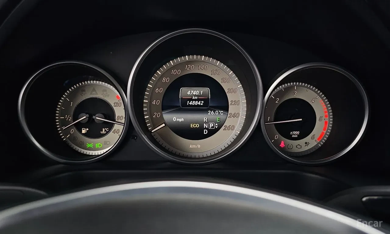 Mercedes-Benz E 220, снимка 7 - Автомобили и джипове - 56105056