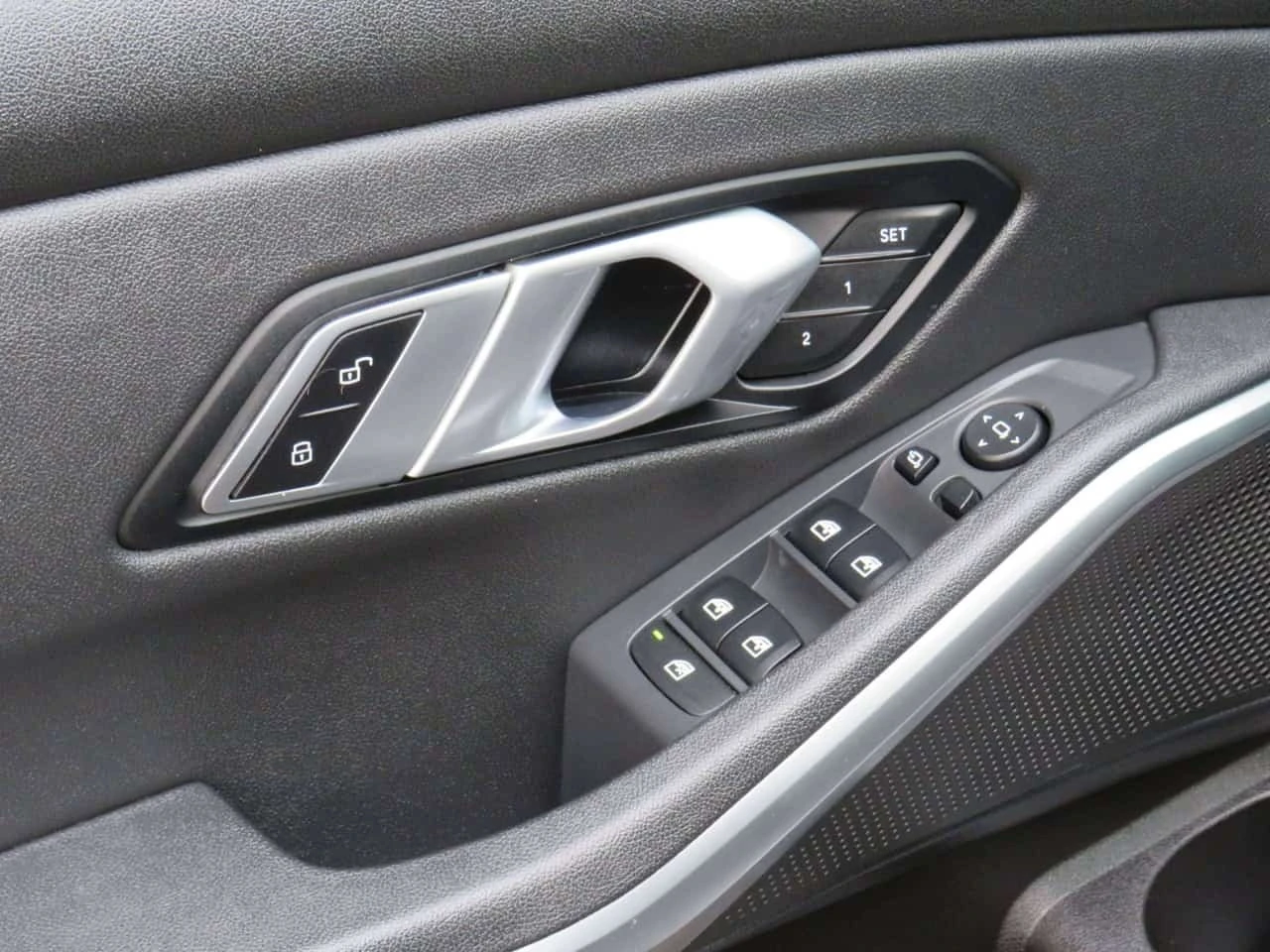 BMW 330 xDrive Sedan w/Navi Camera Sunroof Lea | Mobile.bg � ����������� 12