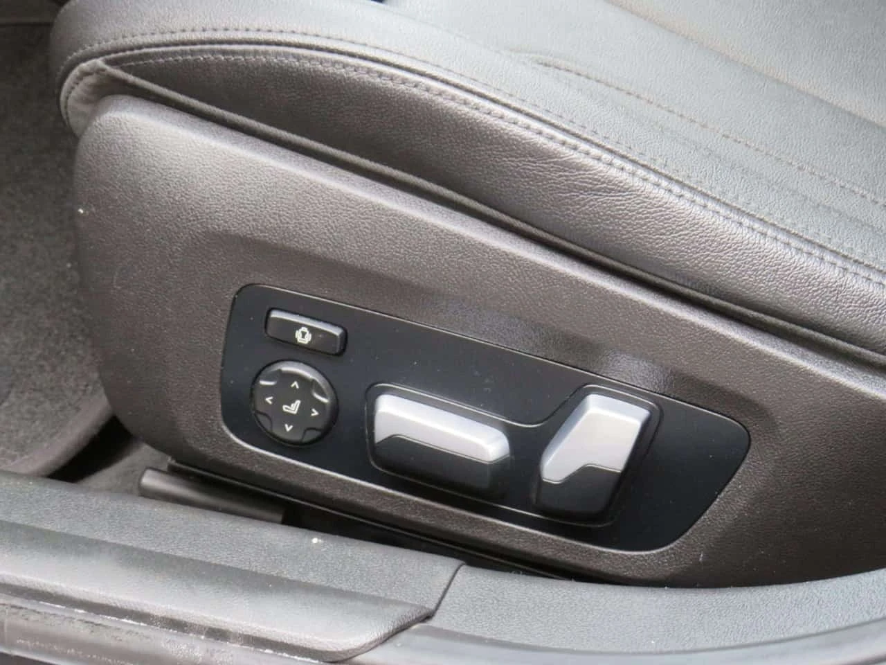 BMW 330 xDrive Sedan w/Navi Camera Sunroof Lea | Mobile.bg � ����������� 13