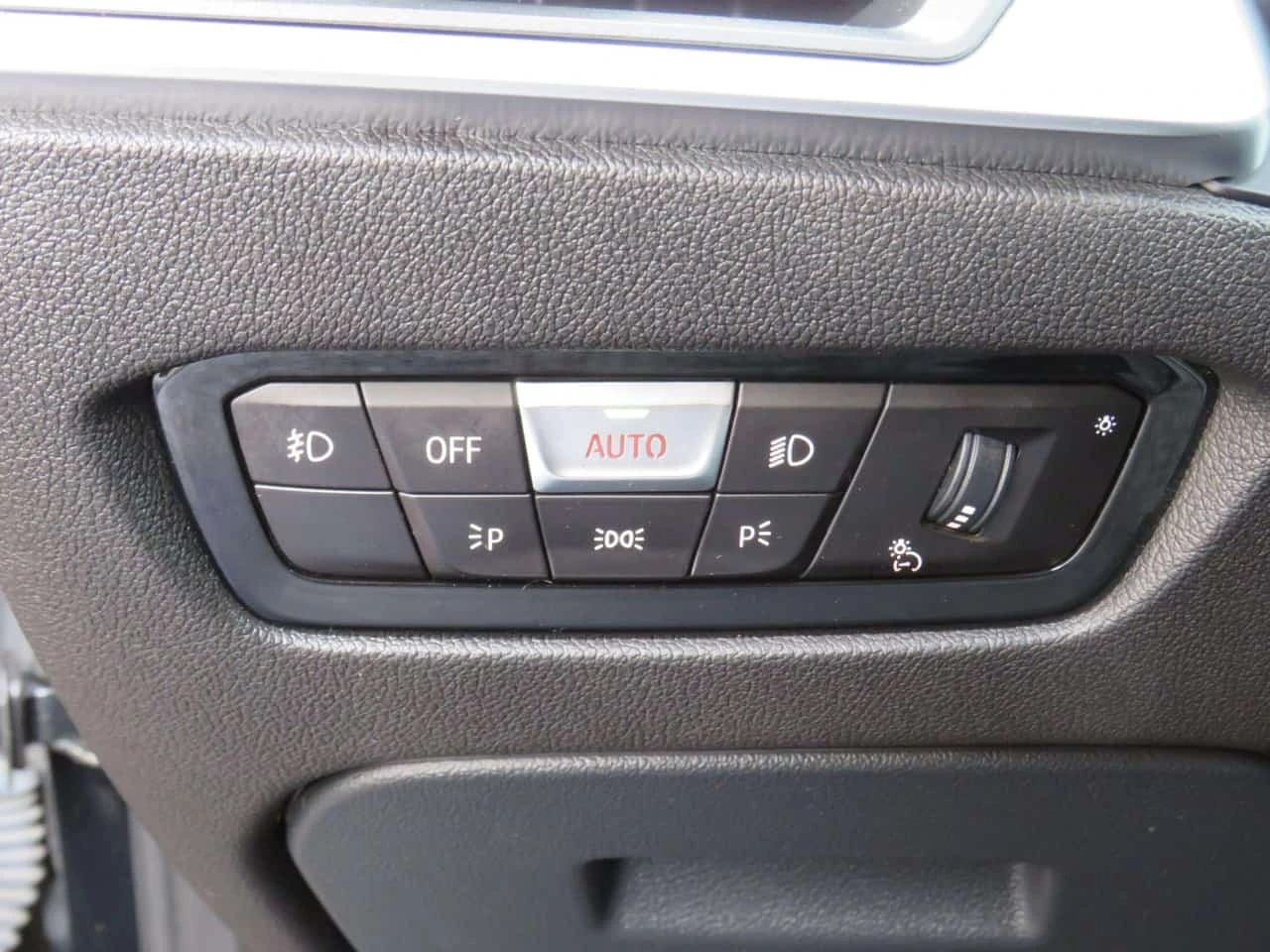 BMW 330 xDrive Sedan w/Navi Camera Sunroof Lea | Mobile.bg � ����������� 14