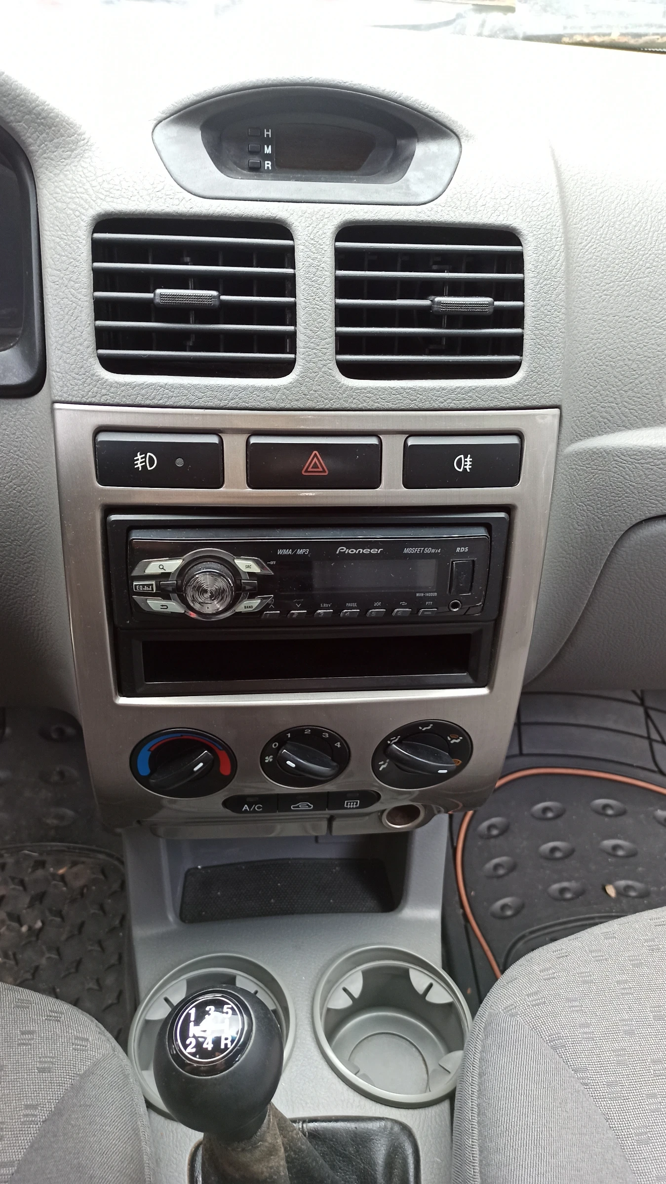 Kia Rio, снимка 4 - Автомобили и джипове - 56601651