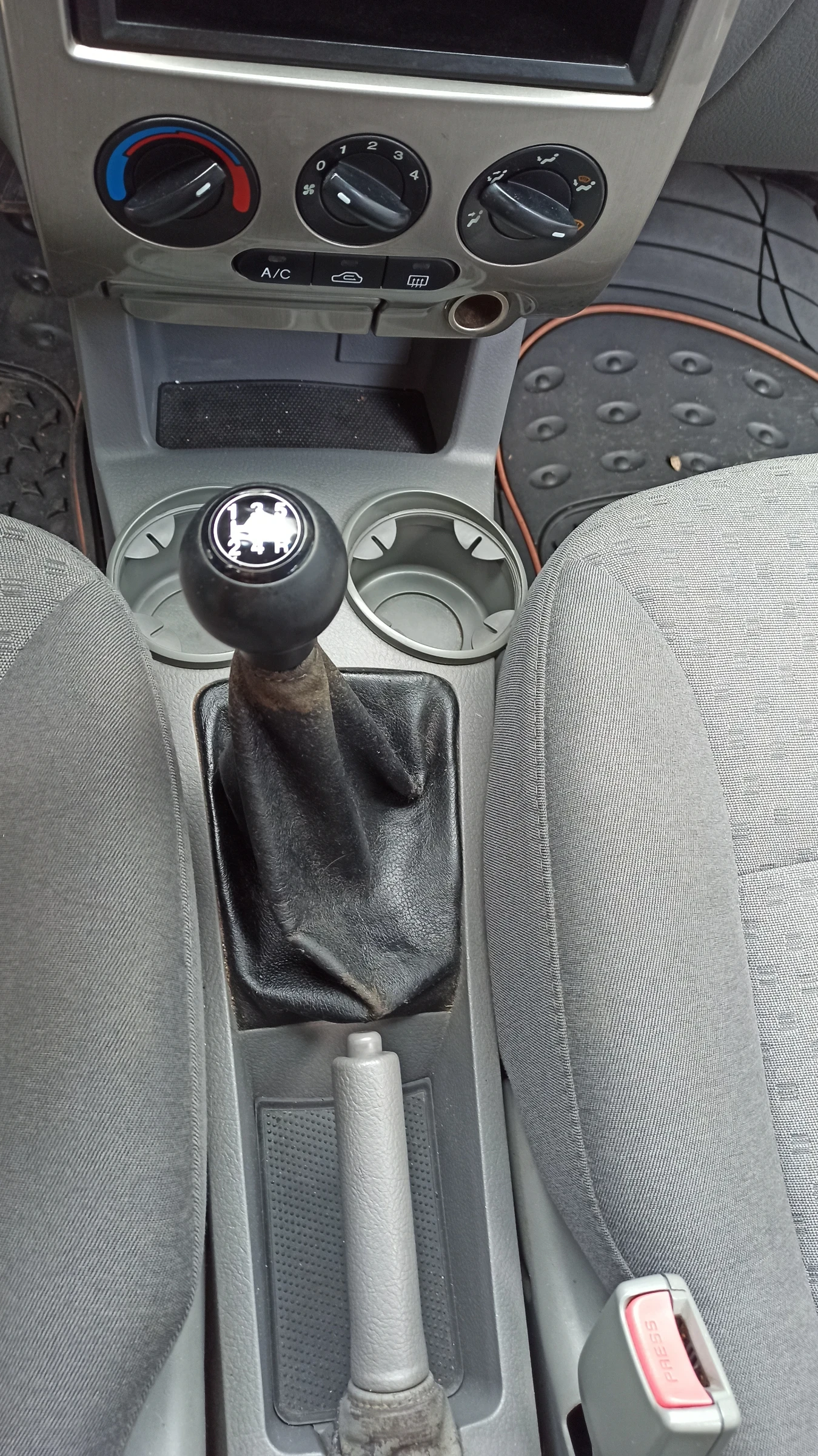 Kia Rio, снимка 5 - Автомобили и джипове - 56601651
