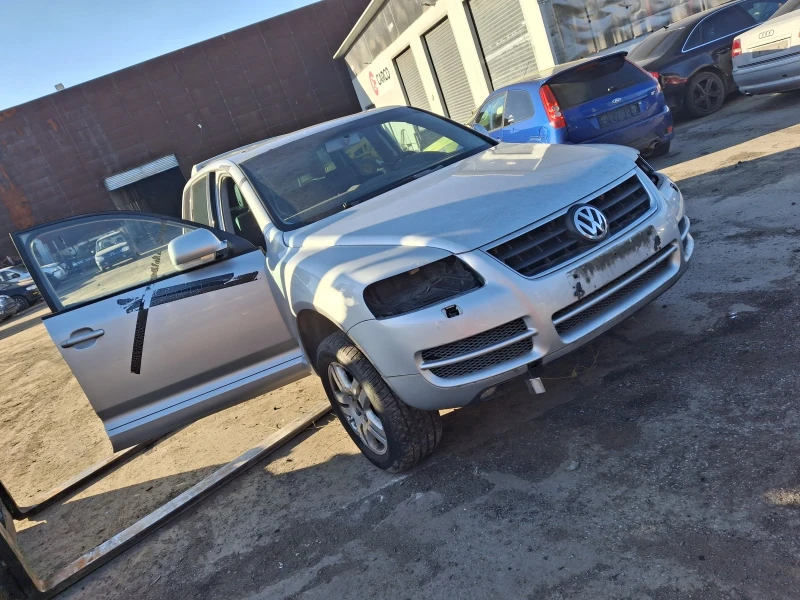 VW Touareg, снимка 1 - Автомобили и джипове - 48129601