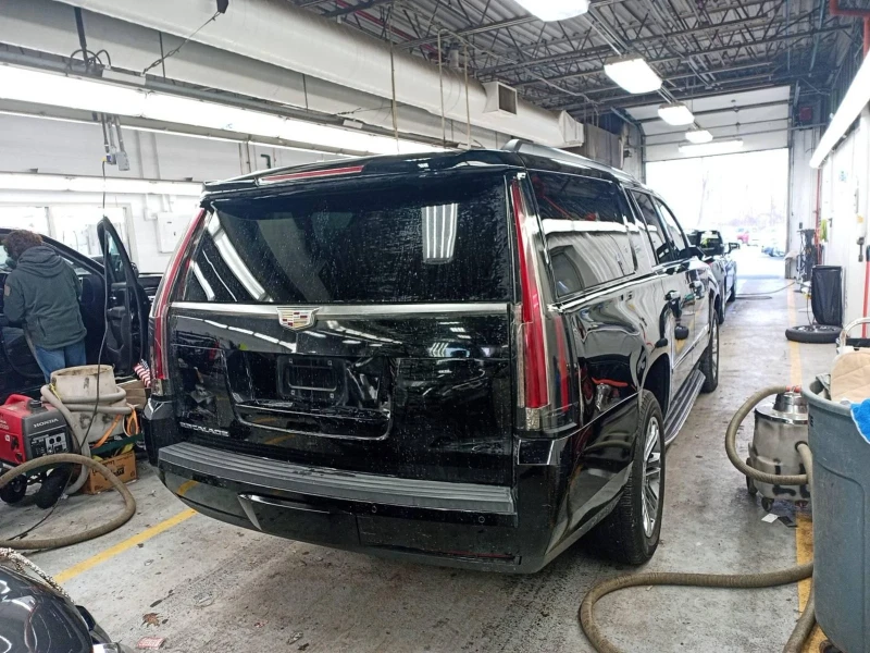 Cadillac Escalade, снимка 4 - Автомобили и джипове - 49031753