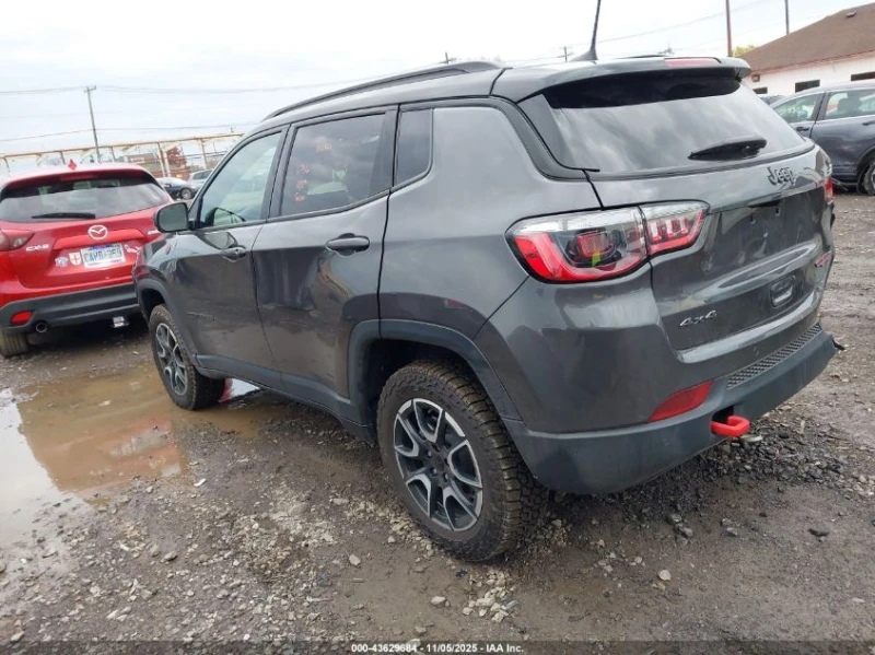 Jeep Compass Trailhawk 4X4, снимка 3 - Автомобили и джипове - 53572682