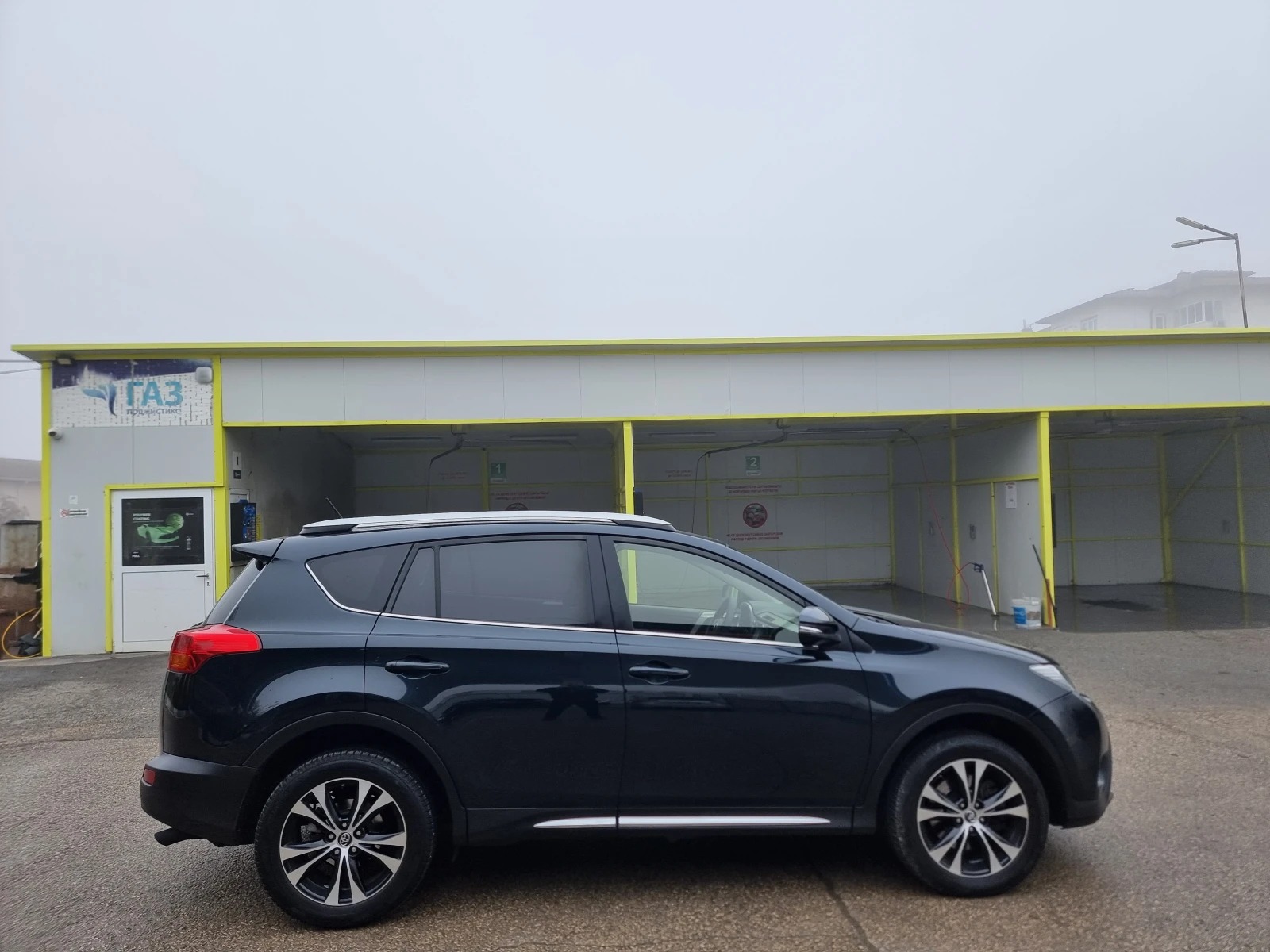 Toyota Rav4 2.0D4D* 4X4* NAVI * KAMERA* LED* Keyless* EVRO-5B* - изображение 5