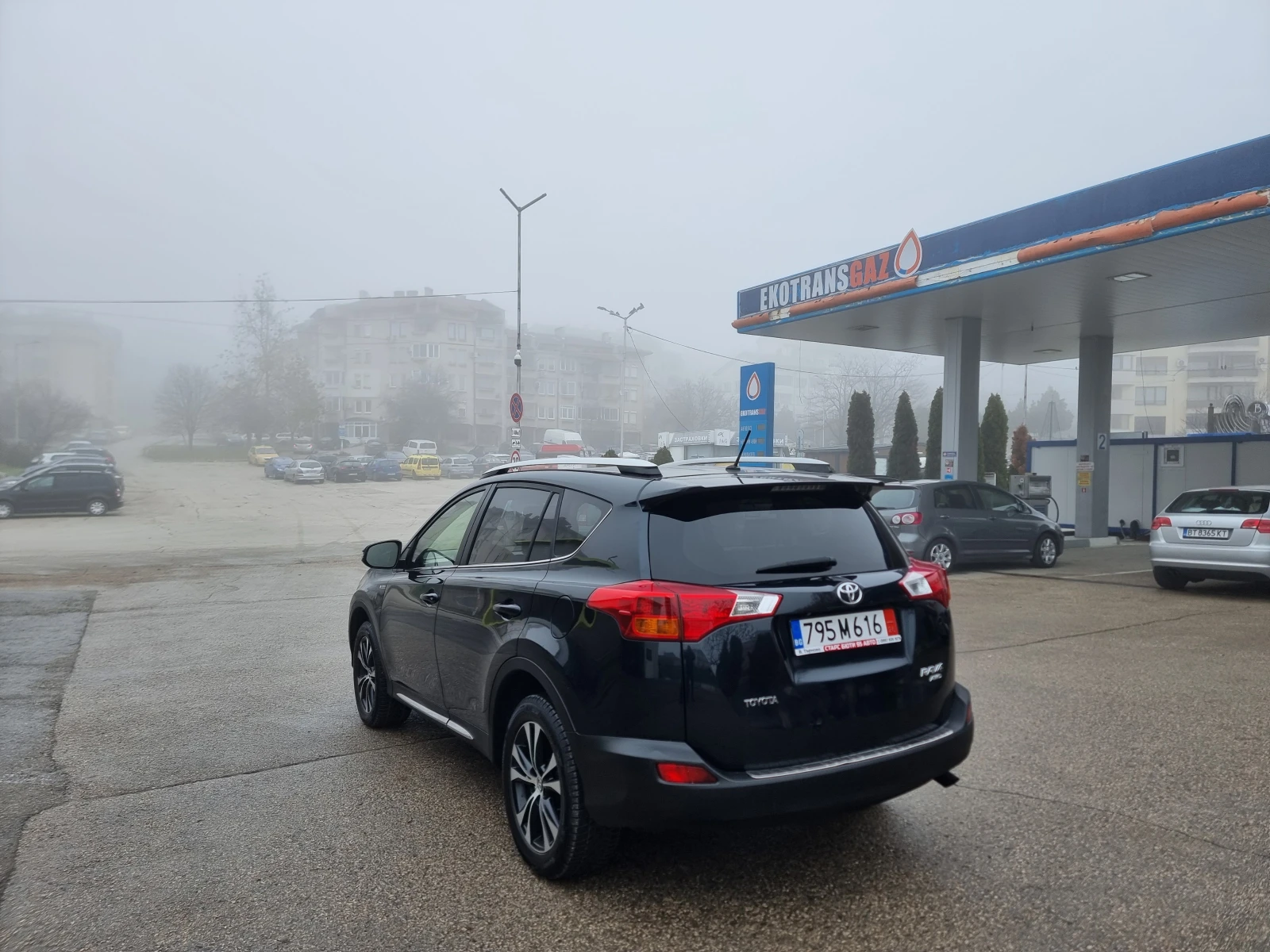 Toyota Rav4 2.0D4D* 4X4* NAVI * KAMERA* LED* Keyless* EVRO-5B* - изображение 8