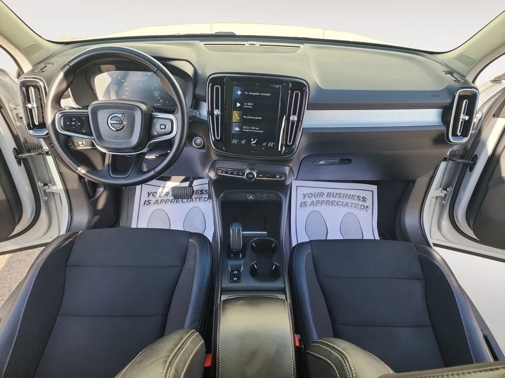 Volvo XC40 * T4 AWD Momentum * CARFAX * ЦЕНА ДО БГ - изображение 9