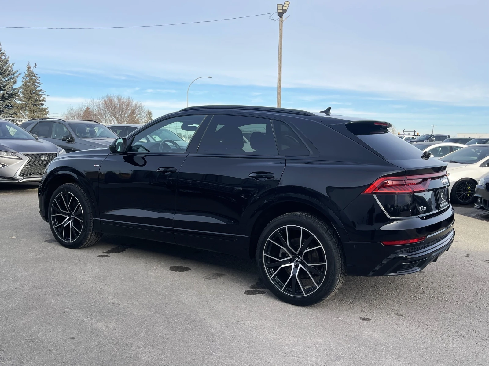Audi Q8 Progressiv SLine Quatt С РЕГИСТРАЦИЯ & АВТО КРЕДИТ - изображение 4