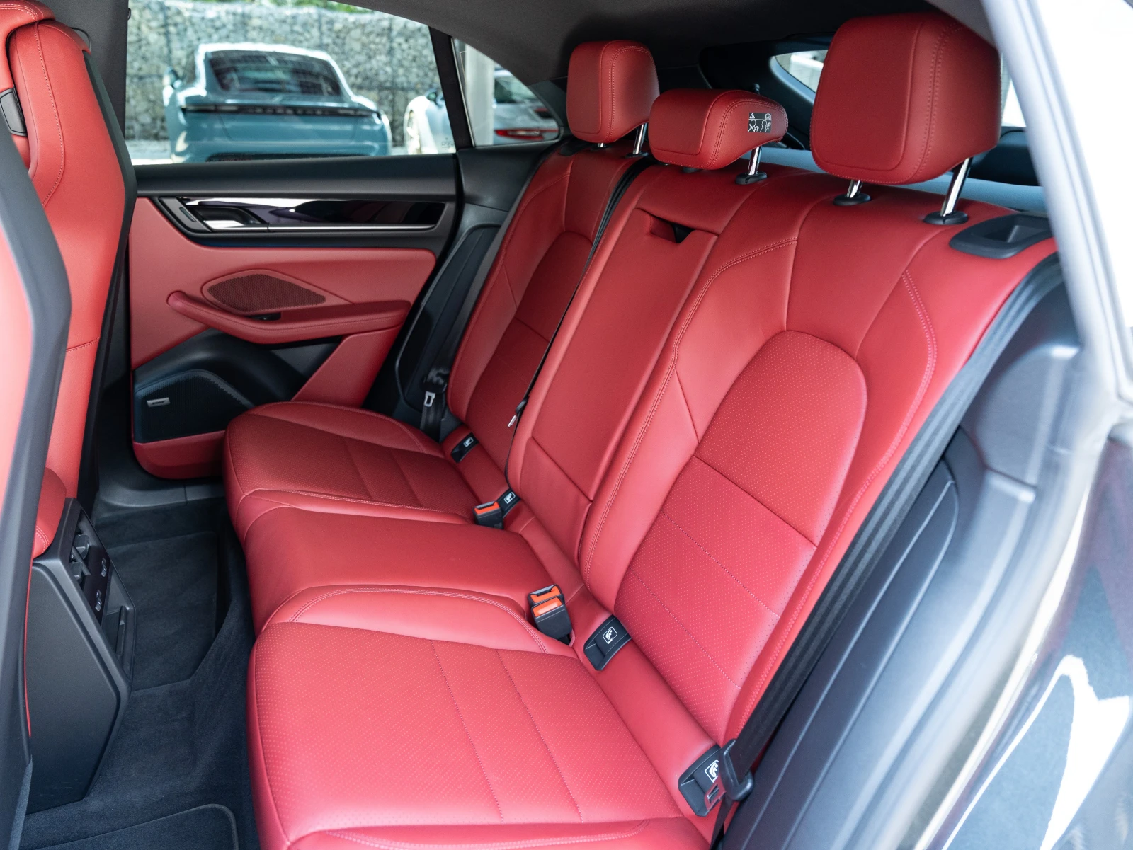 Porsche Macan 4, снимка 15 - Автомобили и джипове - 53894207