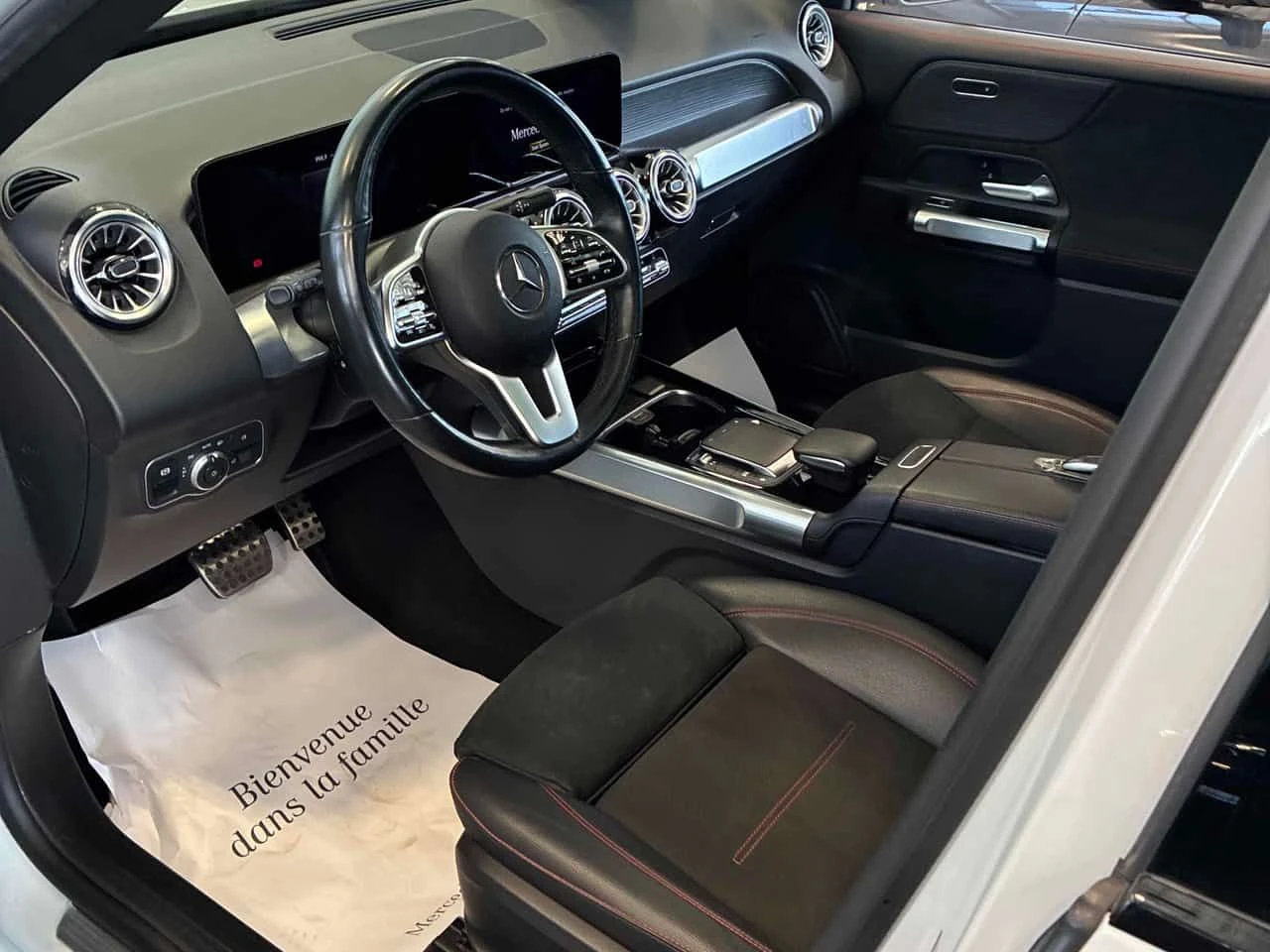 Mercedes-Benz GLB 250 ПАНОРАМА/ПОДГРЕВИ/360 КАМЕРИ, снимка 7 - Автомобили и джипове - 54033991