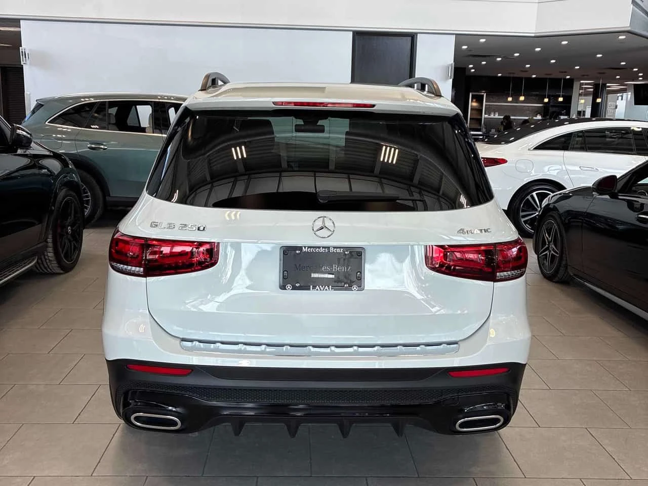 Mercedes-Benz GLB 250 ПАНОРАМА/ПОДГРЕВИ/360 КАМЕРИ, снимка 5 - Автомобили и джипове - 54033991