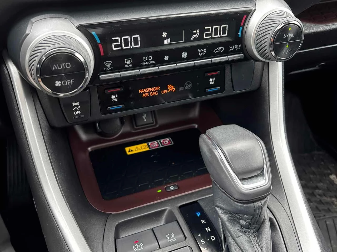 Toyota Rav4 * Hybrid Limited * CARFAX * ЦЕНА ДО БГ, снимка 9 - Автомобили и джипове - 54216911