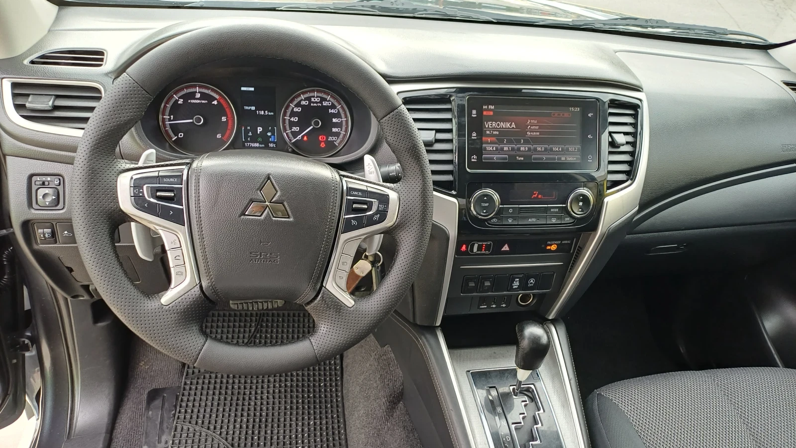 Mitsubishi L200 2.3DID-4WD-Automatic, снимка 8 - Автомобили и джипове - 56089300