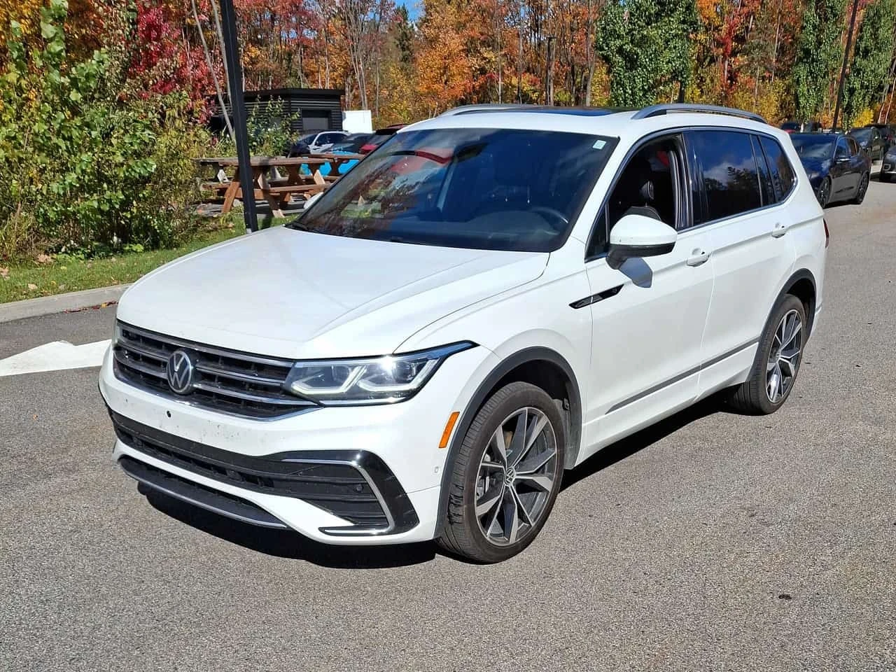 VW Tiguan * Highline R Line * CARFAX * ОПЦИЯ ЗА ФИНАНСИРАНЕ