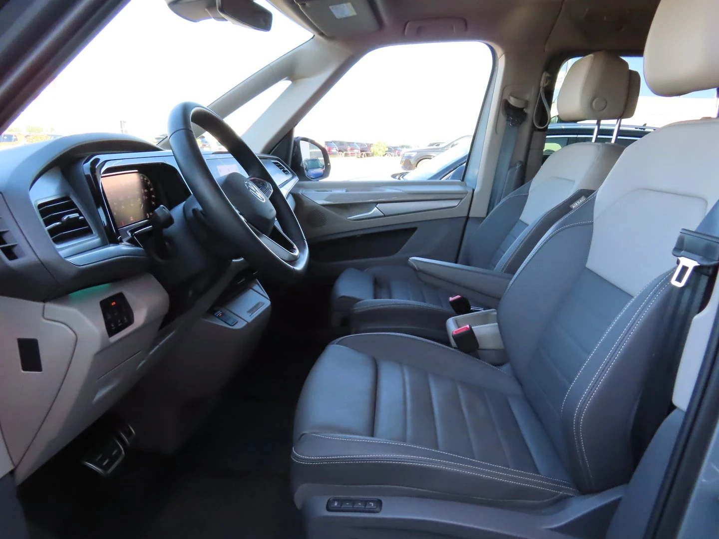 VW Multivan Style L 1.5 eHybrid 4MOTION, снимка 5 - Бусове и автобуси - 53379105