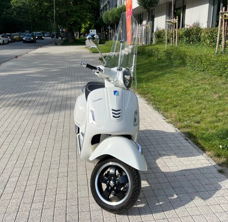 Vespa GTS 300ie Super , снимка 4 - Мотоциклети и мототехника - 47275869