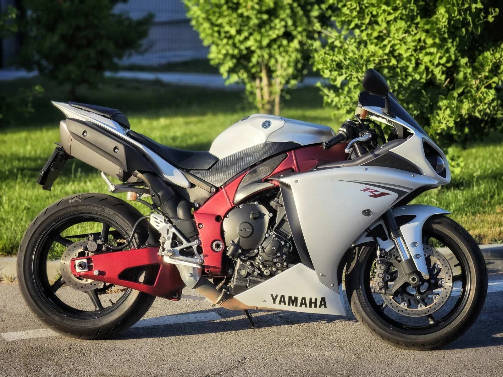 Yamaha YZF-R1 BIG BANG 