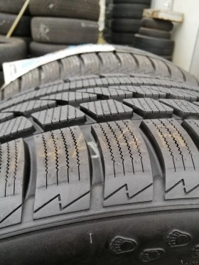 Гуми Зимни 235/50R18, снимка 4