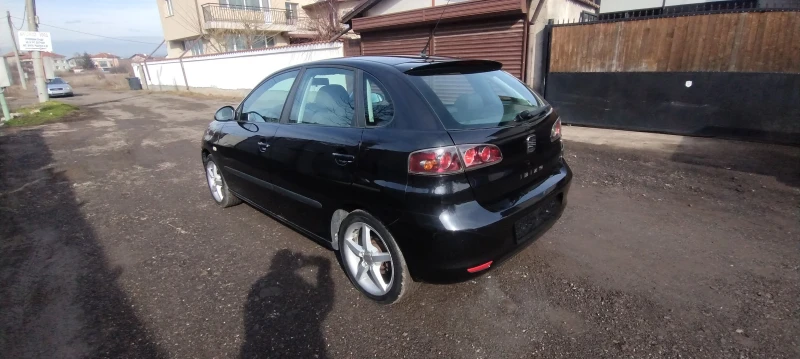 Seat Ibiza 1.4i ГАЗ фабрична, снимка 2 - Автомобили и джипове - 48888265