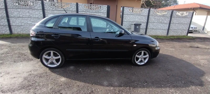 Seat Ibiza 1.4i ГАЗ фабрична, снимка 4 - Автомобили и джипове - 48888265