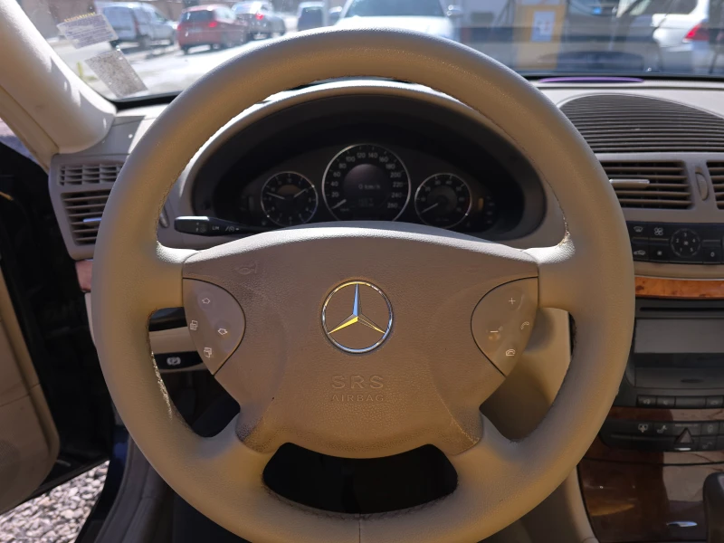 Mercedes-Benz E 320 Elegance, снимка 9 - Автомобили и джипове - 49256718