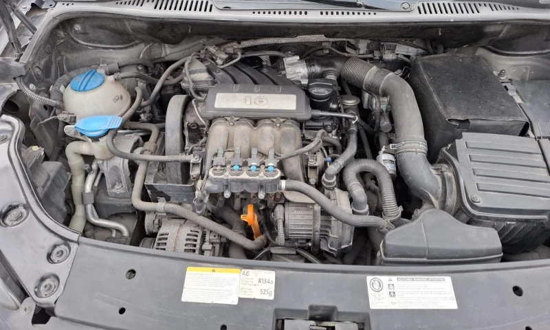 VW Caddy 1.6 Фабрична газ Maxi 7 места LPG, снимка 13 - Автомобили и джипове - 52447702