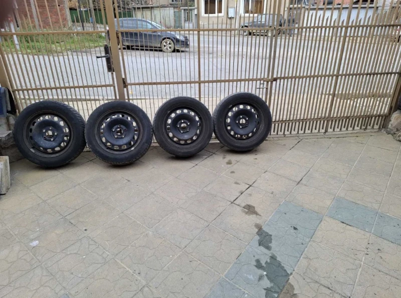 VW Caddy 1.6 Фабрична газ Maxi 7 места LPG, снимка 17 - Автомобили и джипове - 52447702